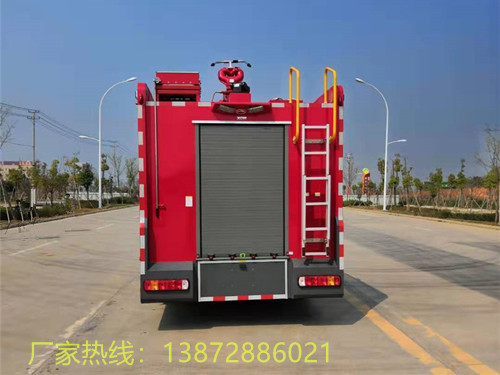 8吨豪沃泡沫干粉联用消防车