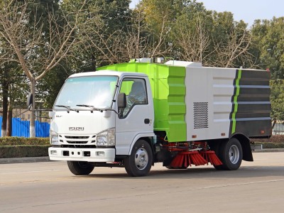 庆铃五十铃扫路车4尘箱/2水箱